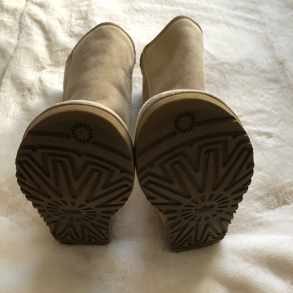 UGGS Classic Tall Boot - Picture 2 of 4
